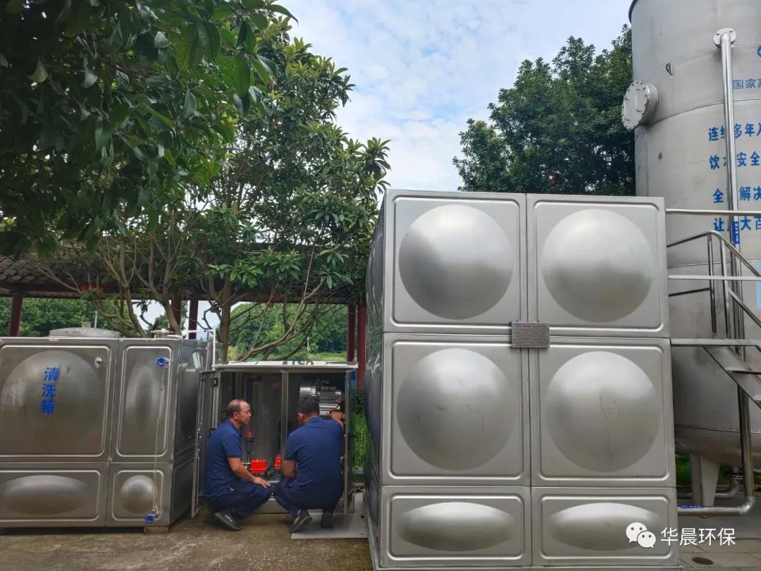 我們用雙手捧著“未來(lái)”(圖4)